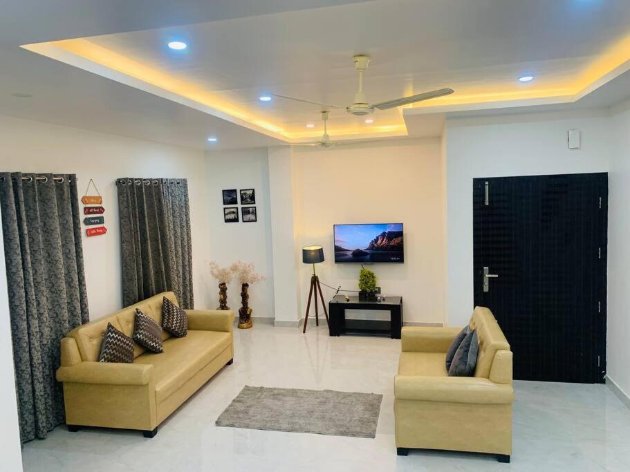 Apartmán White Orchid, Unique & Stylish, Executive 2Bhk. Guváhátí Exteriér fotografie